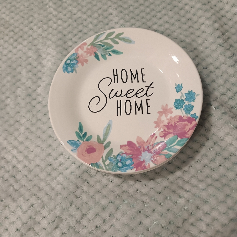 Set of 4 Floral Plates